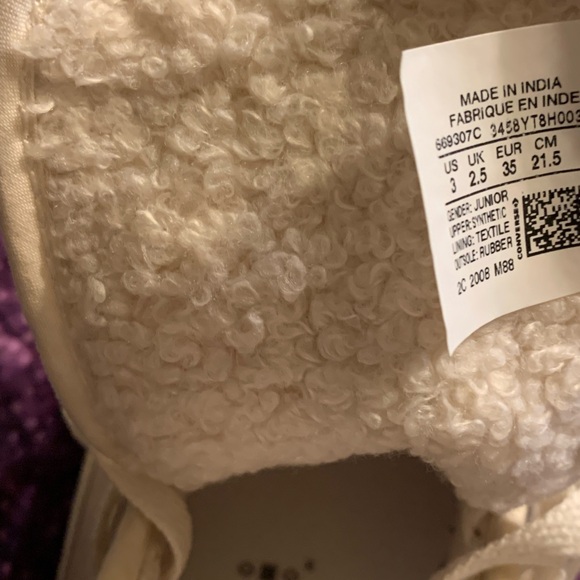 Girls Converse high tops 669307C cream Sherpa Size 3 NWOT All Stars - Picture 8 of 8